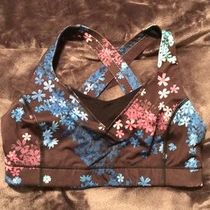 Floral lululemon 🍋 bra